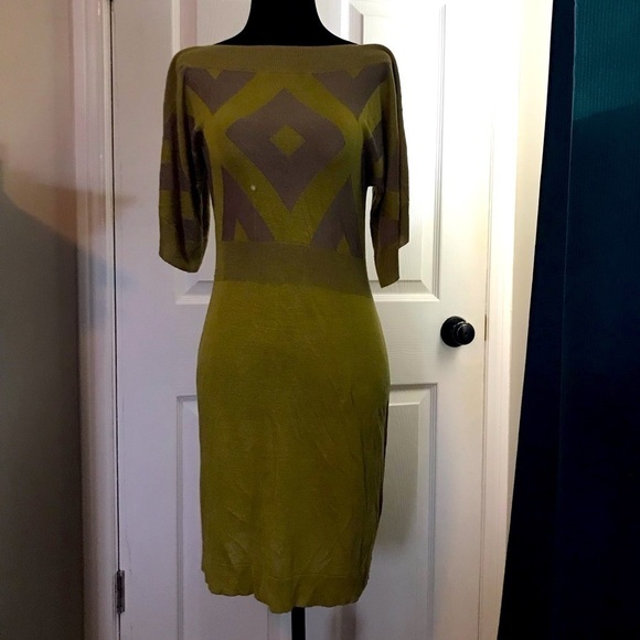 𝅺VERTIGO women’s size medium dress. Rayon and viscose, gold and cream colour. - Picture 2 of 10